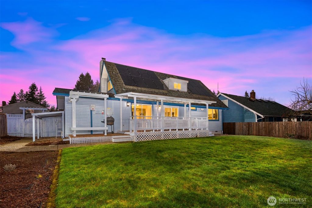 Photo of 15715 NE 53rd Street, Redmond, WA 98052 (MLS # 2345884)