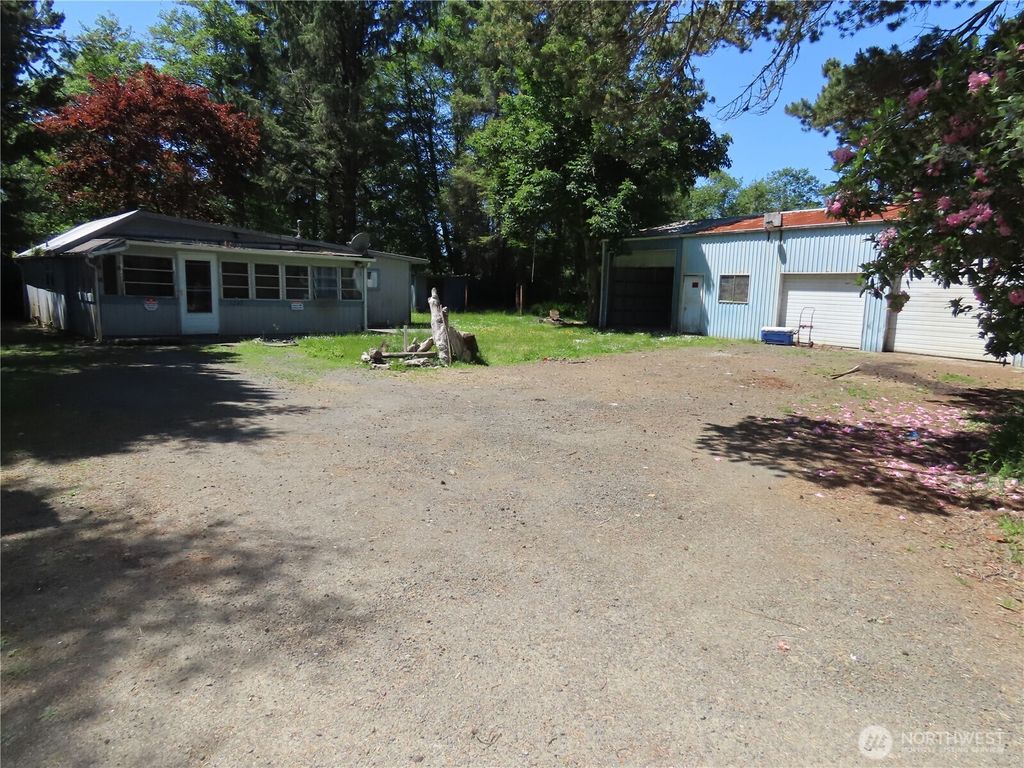Photo of 1047 Pine Street, Grayland, WA 98547 (MLS # 2532614)