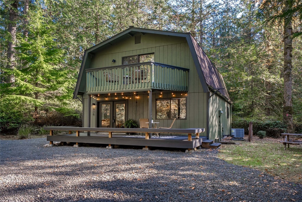 Photo of 438 E Pointes Drive E, Shelton, WA 98584 (MLS # 2595367)