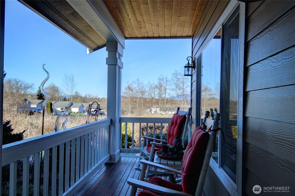 Photo of 1516 N 43rd Place, Mount Vernon, WA 98273 (MLS # 2471907)