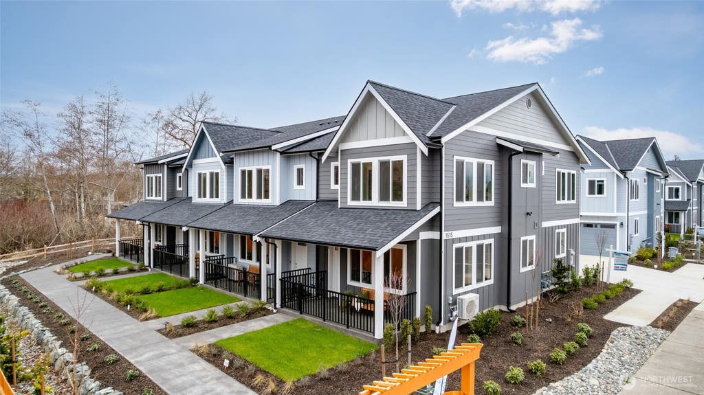 Photo of 1601 N Waugh Road #A-D, Mount Vernon, WA 98273 (MLS # 2539203)