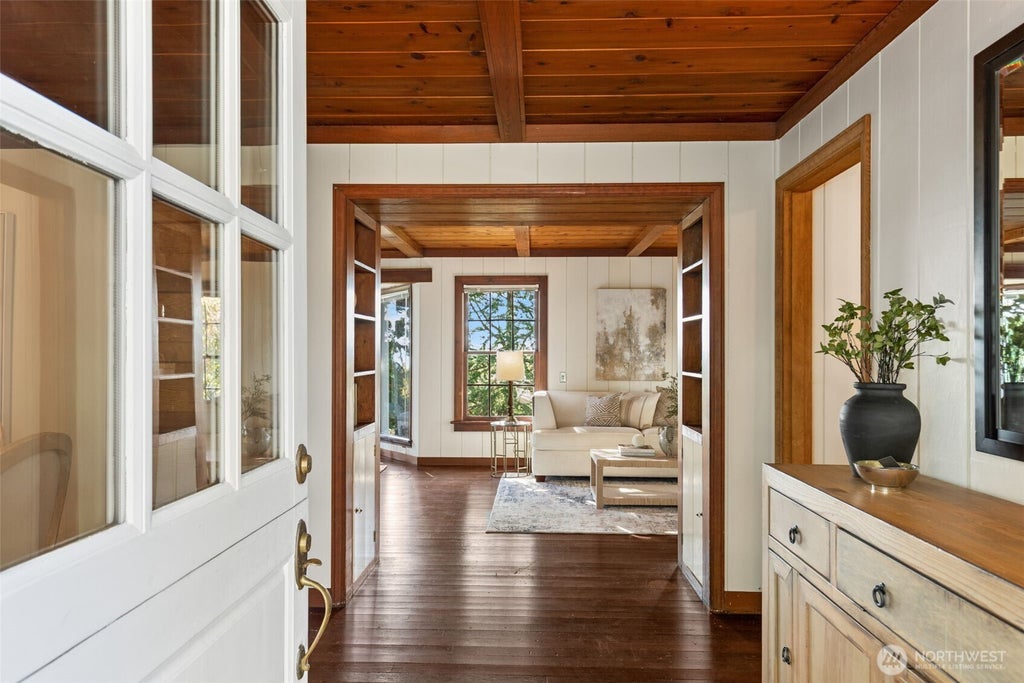 Photo of 3226 30th Avenue W, Seattle, WA 98199 (MLS # 2577016)
