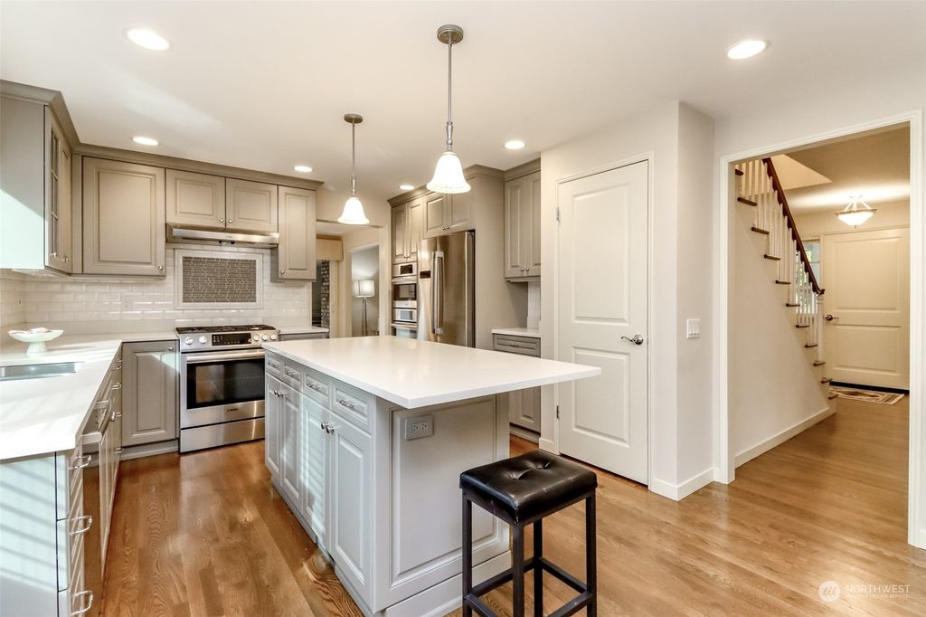 Photo of 6155 90th Avenue SE, Mercer Island, WA 98040 (MLS # 2203238)