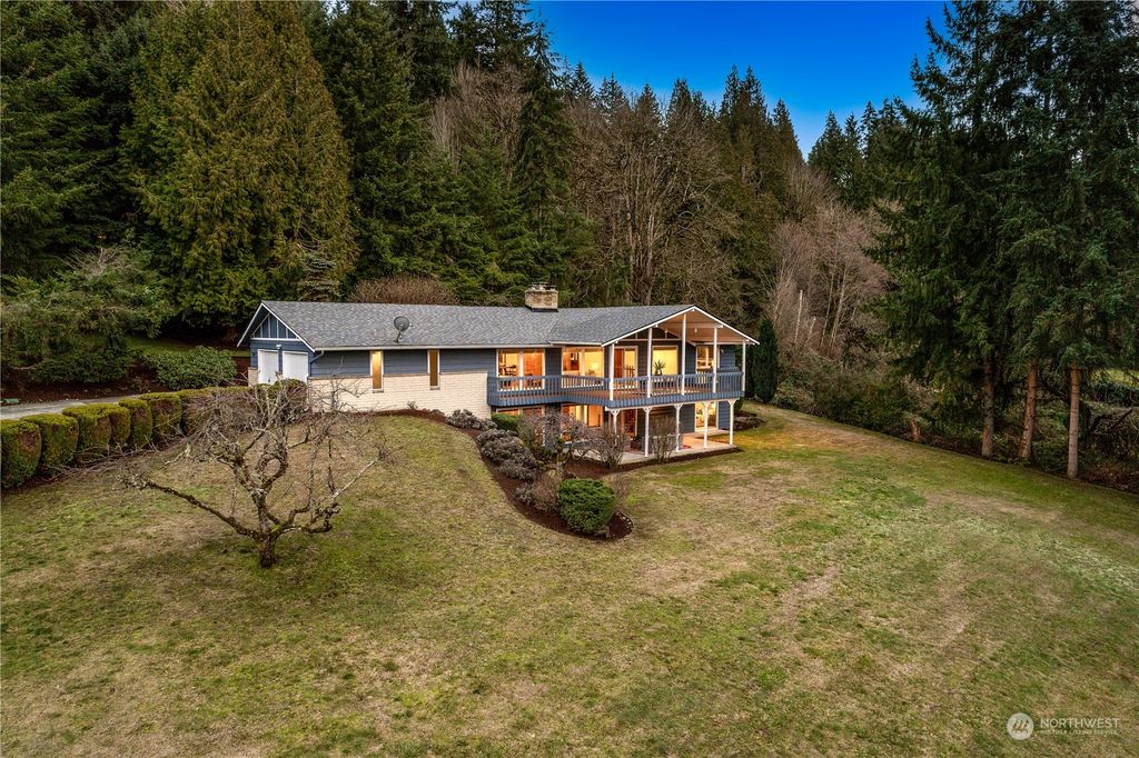 Photo of 15337 NE 140th Street, Redmond, WA 98052 (MLS # 2032311)