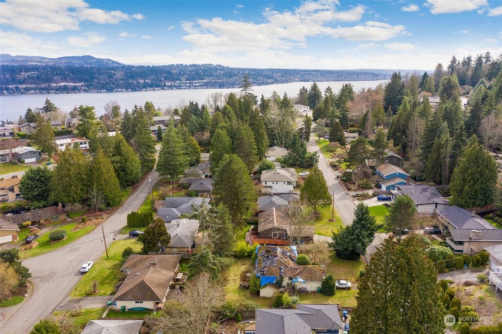 Photo of 4102 96th Avenue SE, Mercer Island, WA 98040 (MLS # 2040059)