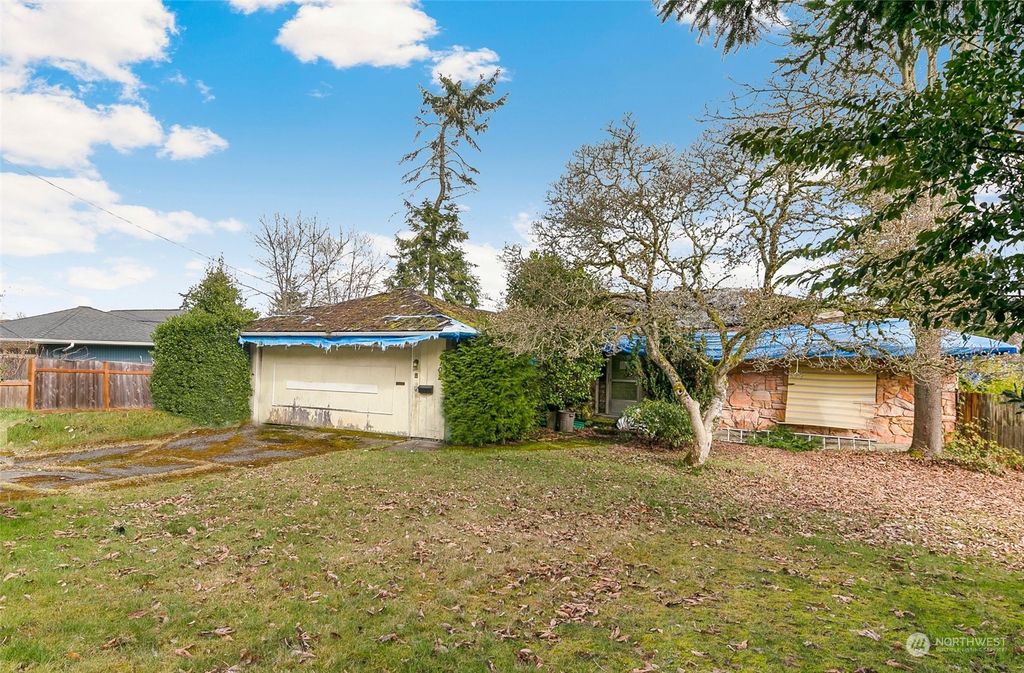 Photo of 4102 96th Avenue SE, Mercer Island, WA 98040 (MLS # 2040059)