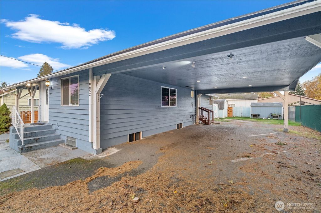 Photo of 10652 4TH Avenue SW, Seattle, WA 98146 (MLS # 2456003)