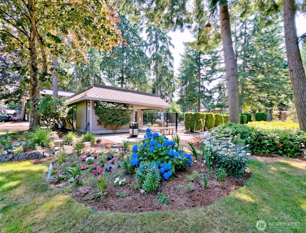 Photo of 4520 321st Street #D4, Federal Way, WA 98023 (MLS # 2417120)