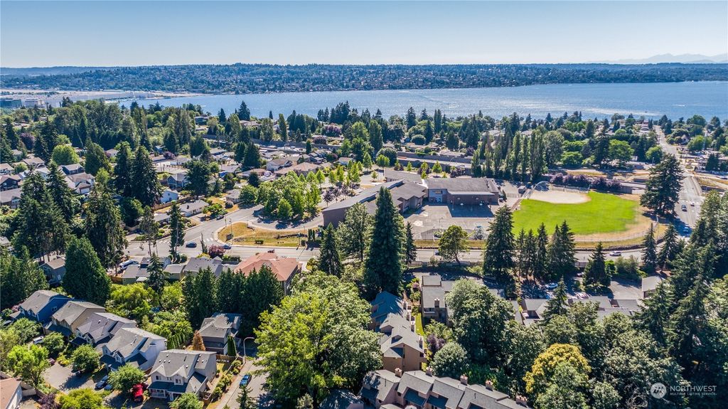Photo of 2930 Kennewick Place NE, Renton, WA 98056 (MLS # 2262986)
