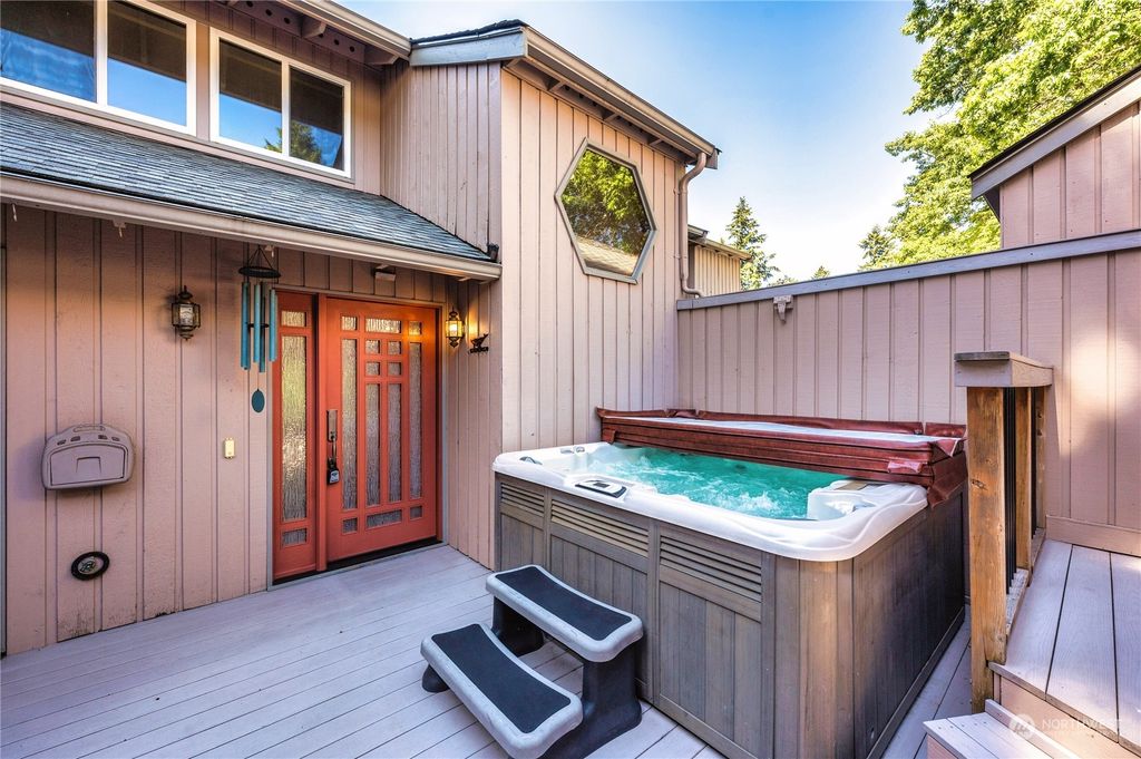 Photo of 2930 Kennewick Place NE, Renton, WA 98056 (MLS # 2262986)