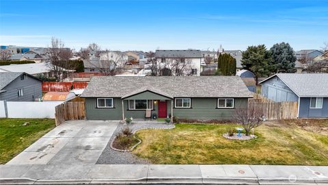 Photo of 1692 S Wallace Street, Moses Lake, WA 98837 (MLS # 2471117)