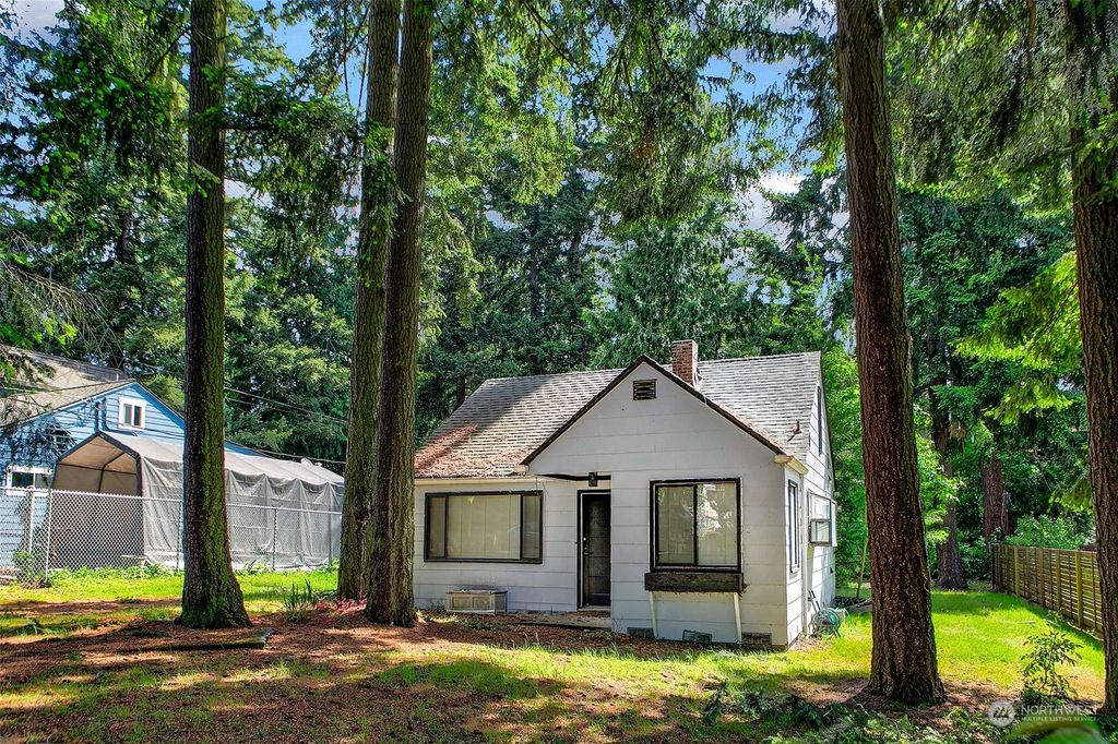 Photo of 13746 Stone Avenue N, Seattle, WA 98133 (MLS # 2247964)