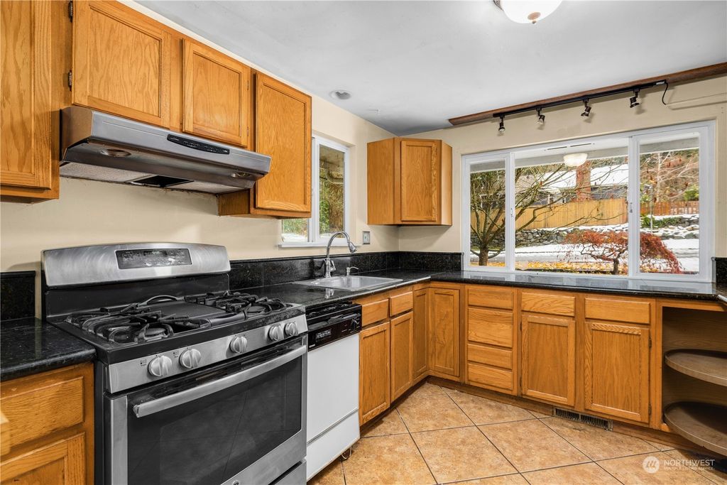 Photo of 15228 Ashworth Avenue N, Shoreline, WA 98133 (MLS # 2017126)
