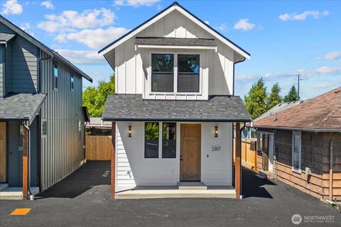 Photo of 2817 25th Street #B, Everett, WA 98201 (MLS # 2540981)