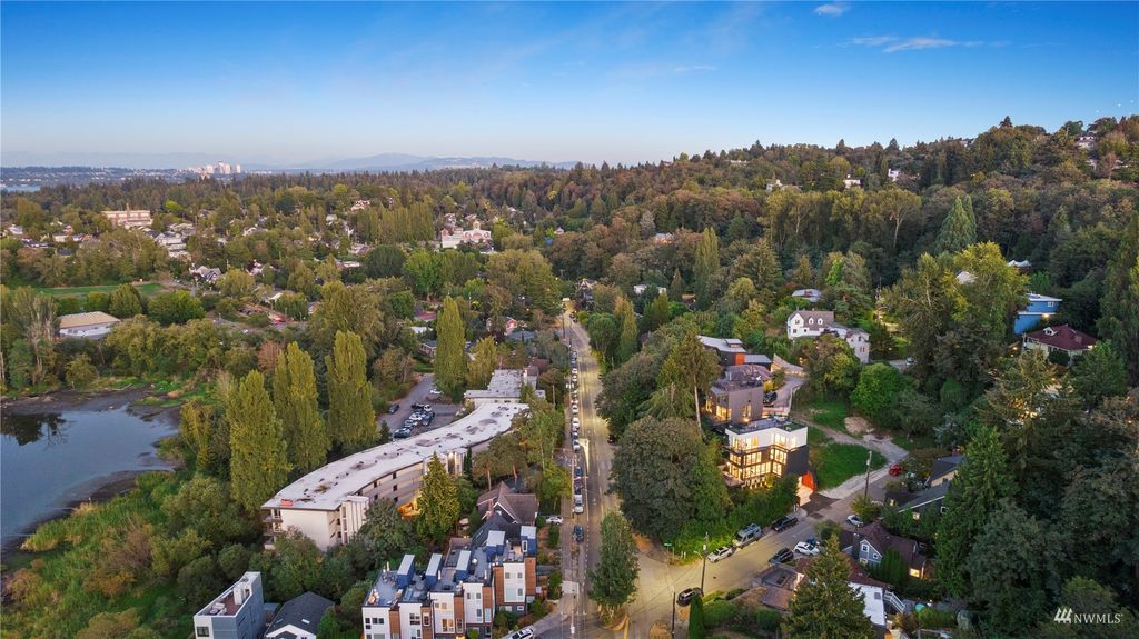 Photo of 2414 Everett Avenue E, Seattle, WA 98102 (MLS # 1992606)