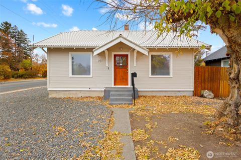 Photo of 801 E Capitol Avenue, Ellensburg, WA 98926 (MLS # 2452286)
