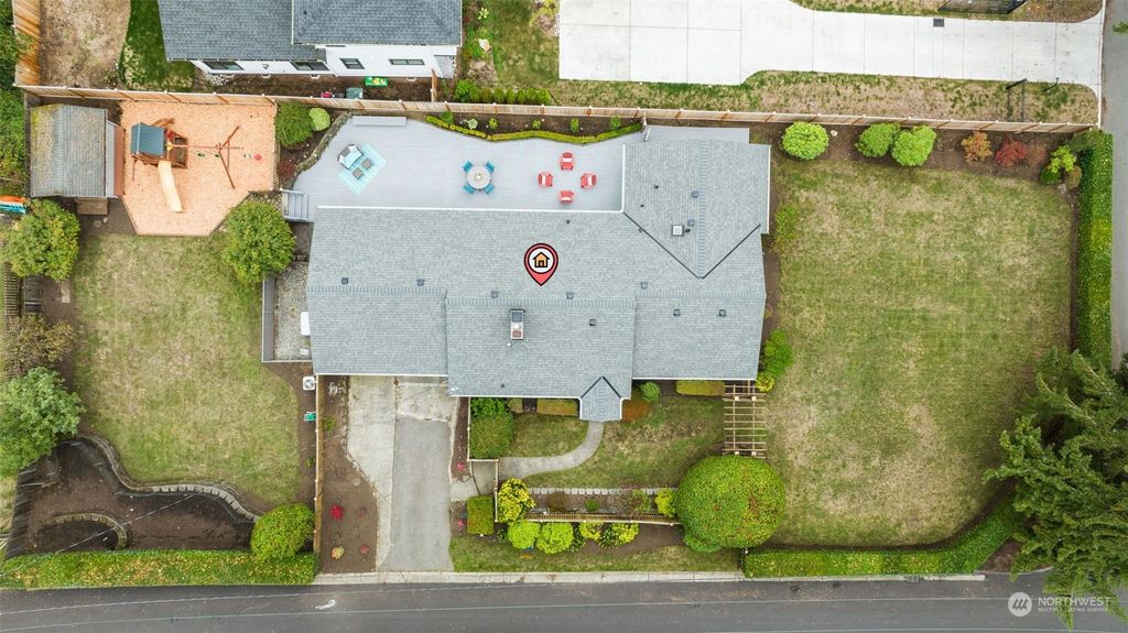 Photo of 13905 SE 40th Street, Bellevue, WA 98006 (MLS # 2166652)