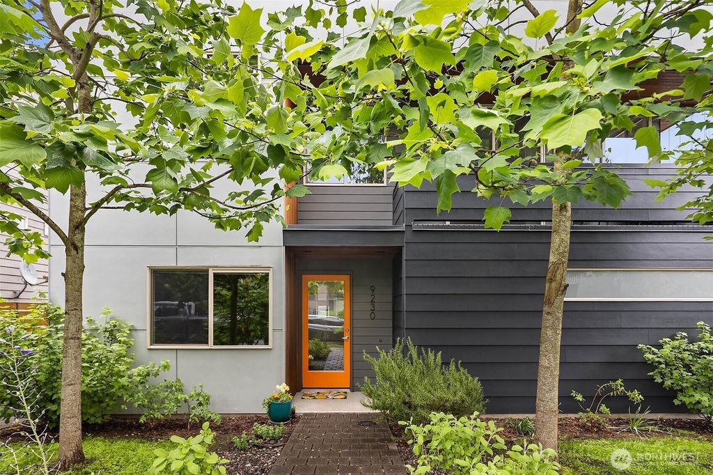 Photo of 9230 Interlake Avenue N, Seattle, WA 98103 (MLS # 2523005)