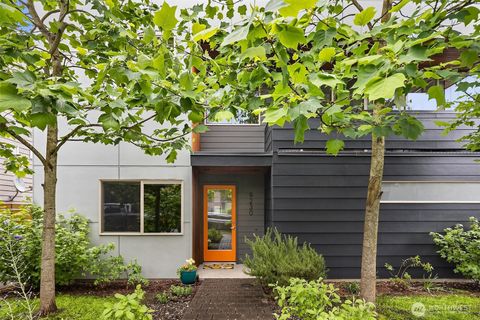 Photo of 9230 Interlake Avenue N, Seattle, WA 98103 (MLS # 2523005)