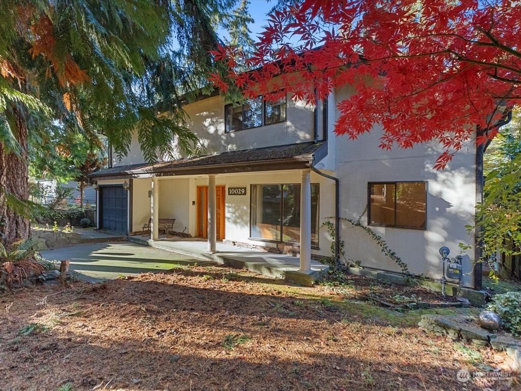 Photo of 10029 46th Avenue NE, Seattle, WA 98125 (MLS # 2308642)