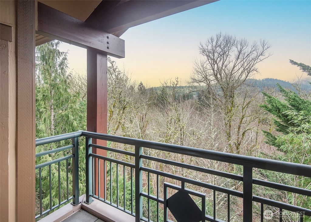 Photo of 1000 Cabin Creek Lane SW #D301, Issaquah, WA 98027 (MLS # 2364851)