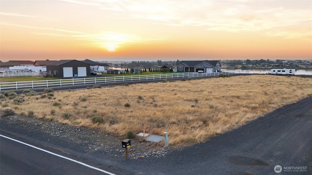 Photo of 5320 Panorama Drive, Moses Lake, WA 98837 (MLS # 2571957)