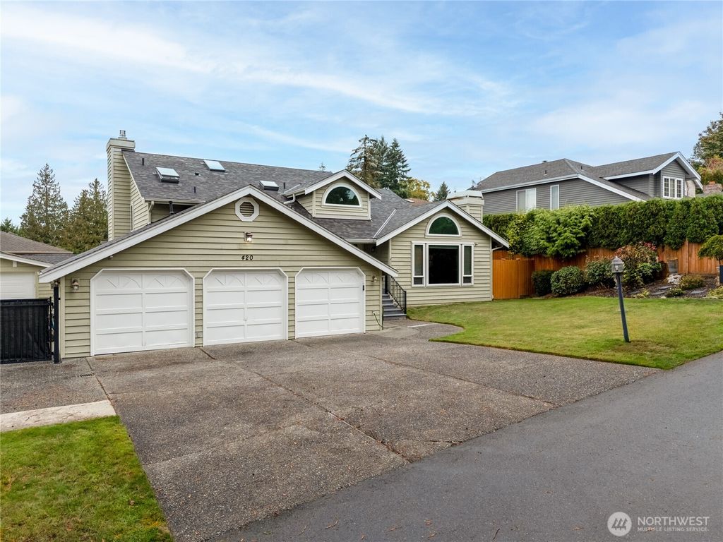 Photo of 420 SW 185th Place, Normandy Park, WA 98166 (MLS # 2442997)