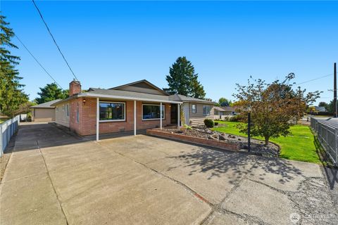 Photo of 318 NE Lambert Avenue, College Place, WA 99324 (MLS # 2447811)