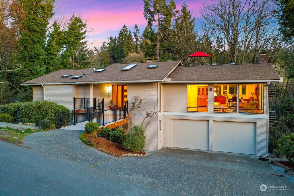 Photo of 4830 86th Avenue SE, Mercer Island, WA 98040 (MLS # 2047201)