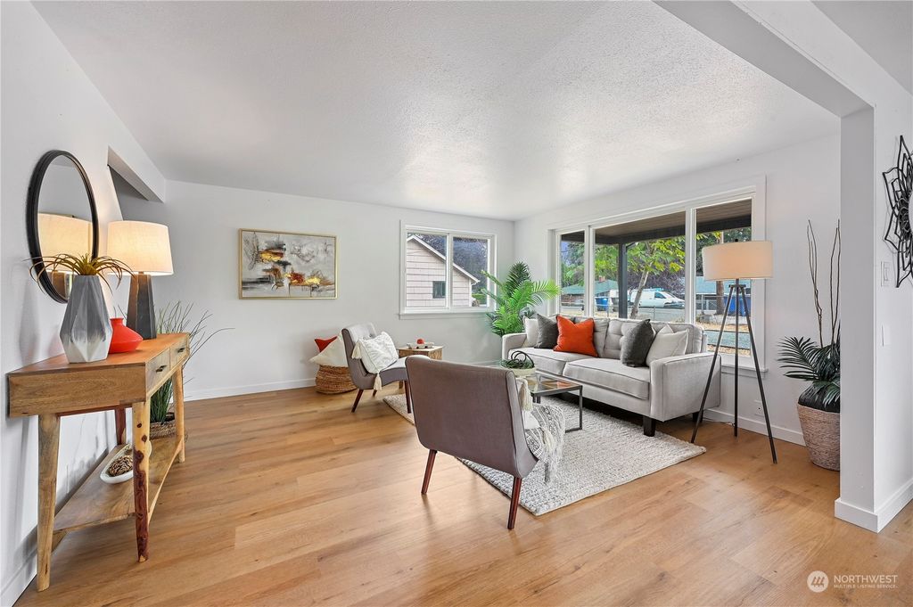 Photo of 12455 20th Avenue S, Seattle, WA 98168 (MLS # 1996471)