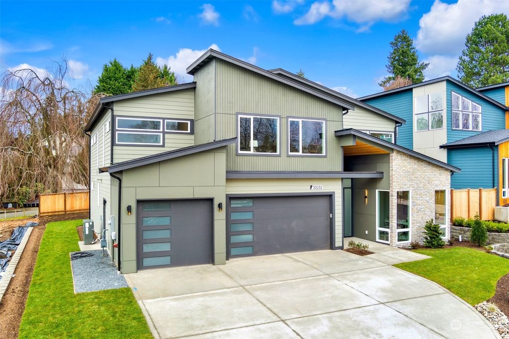 Photo of 10032 NE 196th Place, Bothell, WA 98011 (MLS # 2189090)