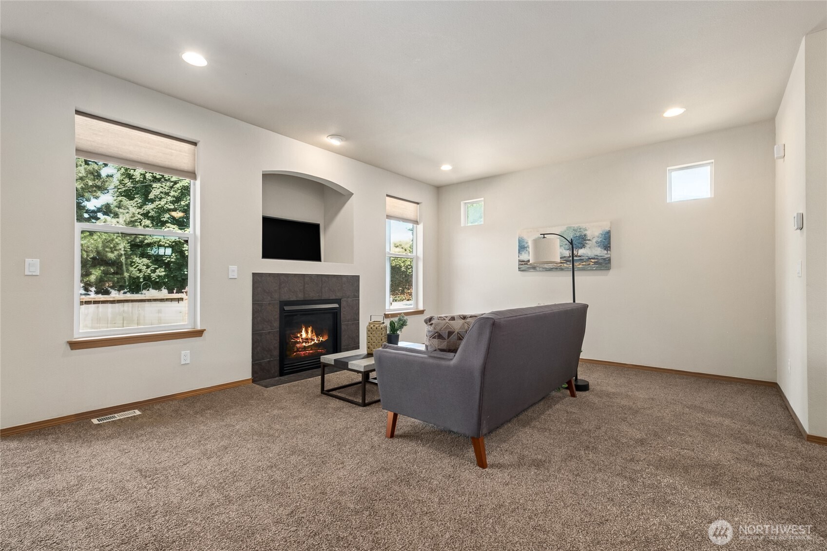 129 6th Avenue N