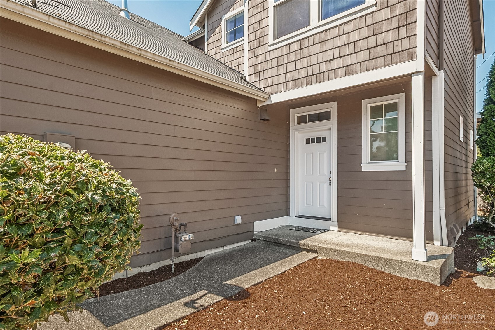 129 6th Avenue N