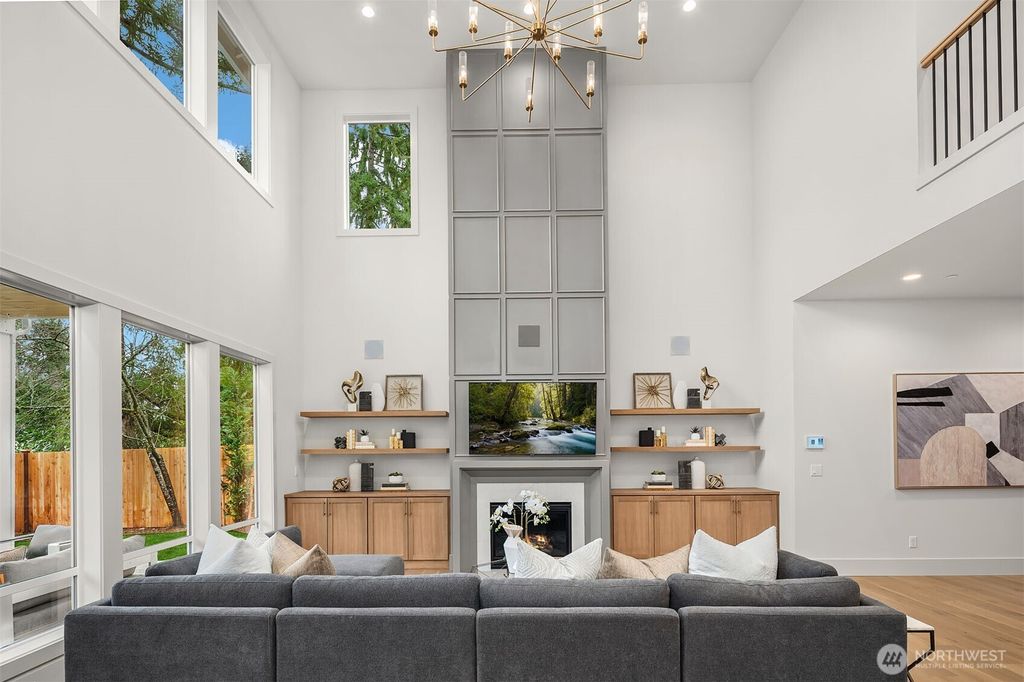 Photo of 16424 NE 17th Place, Bellevue, WA 98008 (MLS # 2458840)