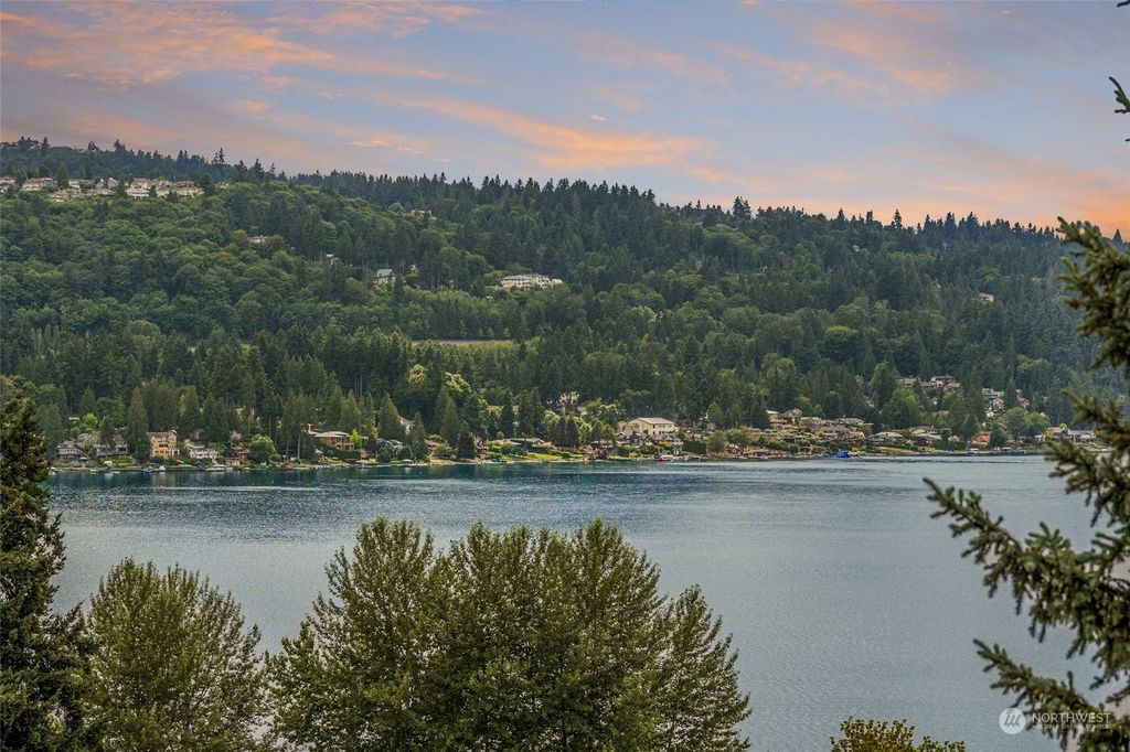 Photo of 19901 SE 32nd Street, Sammamish, WA 98075 (MLS # 2135858)