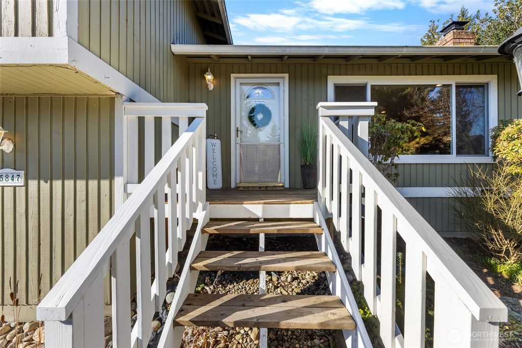 Photo of 25847 185th Place SE, Covington, WA 98042 (MLS # 2467272)