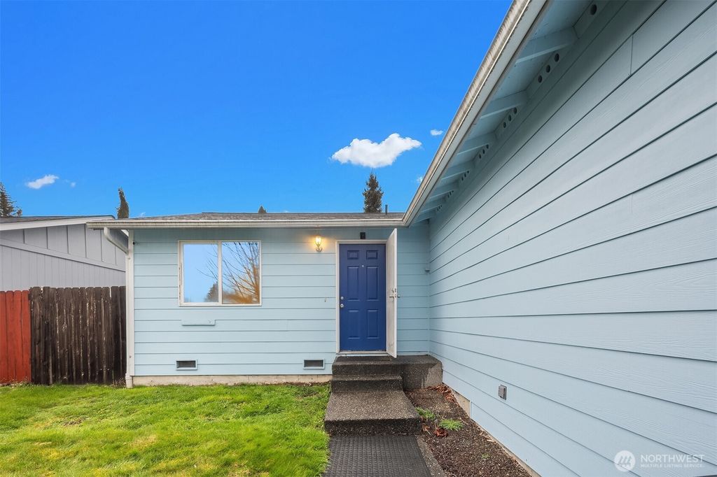 Photo of 931 Perkins Way, Sultan, WA 98294 (MLS # 2349753)