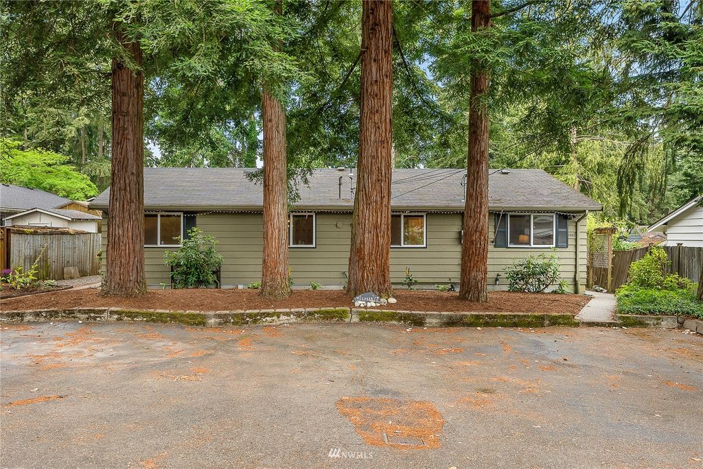 Photo of 19633 20th Avenue NE, Shoreline, WA 98155 (MLS # 1965904)