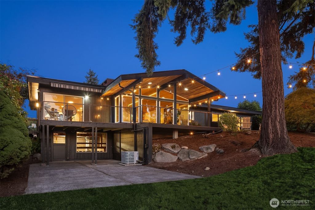 Photo of 2037 121st Avenue SE, Bellevue, WA 98005 (MLS # 2441382)