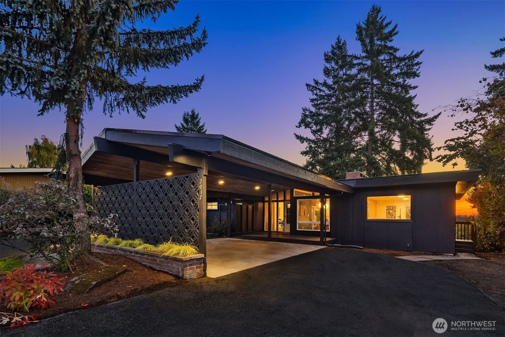 Photo of 2037 121st Avenue SE, Bellevue, WA 98005 (MLS # 2441382)