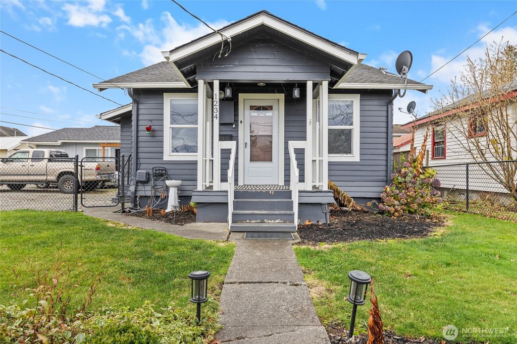 Photo of 1234 Lincoln Avenue #A, Enumclaw, WA 98022 (MLS # 2457532)