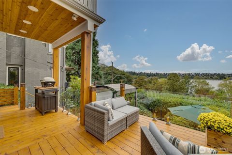 5822 E Green Lake Way N Seattle WA 98103