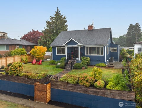 Photo of 12242 Palatine Avenue N, Seattle, WA 98133 (MLS # 2588744)