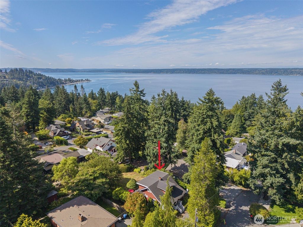 Photo of 2425 SW 150th Street, Burien, WA 98166 (MLS # 2422419)