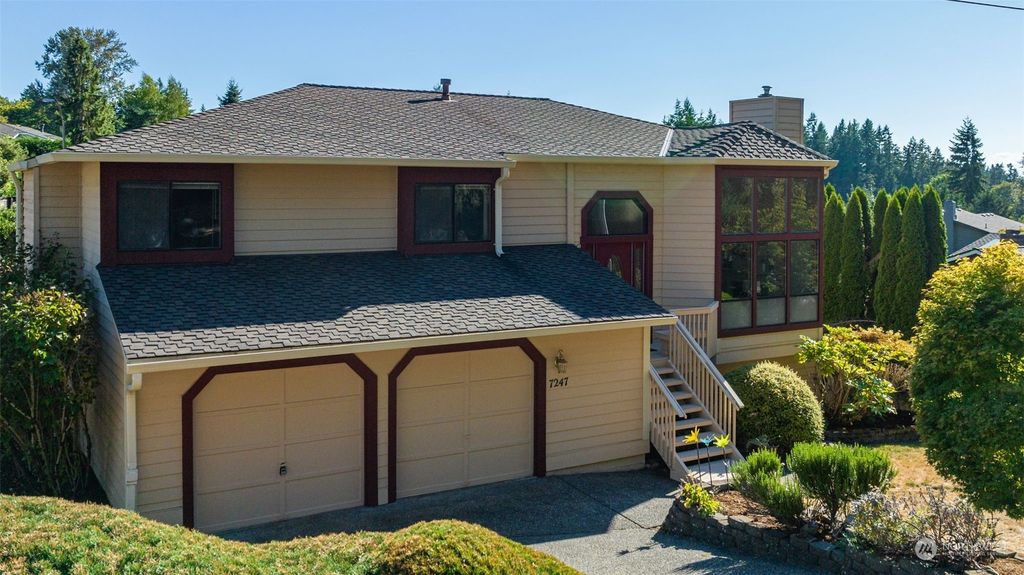 Photo of 7247 NE 150th Street, Kenmore, WA 98028 (MLS # 2146649)