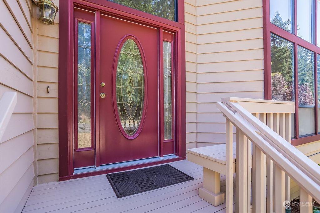 Photo of 7247 NE 150th Street, Kenmore, WA 98028 (MLS # 2146649)