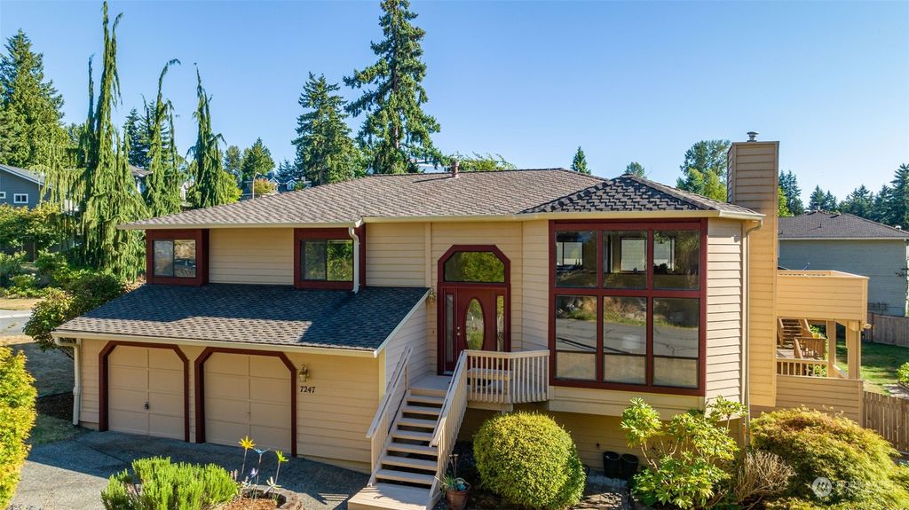 Photo of 7247 NE 150th Street, Kenmore, WA 98028 (MLS # 2146649)