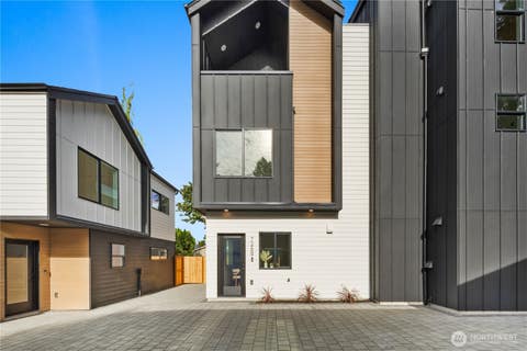 Photo of 726 N 89TH Street #B, Seattle, WA 98103 (MLS # 2561234)