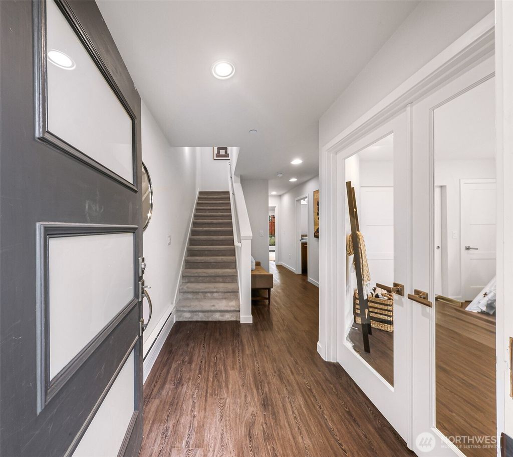 Photo of 6522 C 32nd Avenue NE, Seattle, WA 98115 (MLS # 2499336)