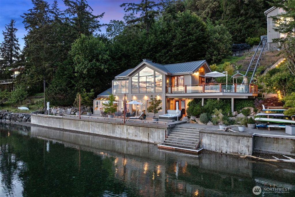 Photo of 540 3rd Avenue, Fox Island, WA 98333 (MLS # 2523538)
